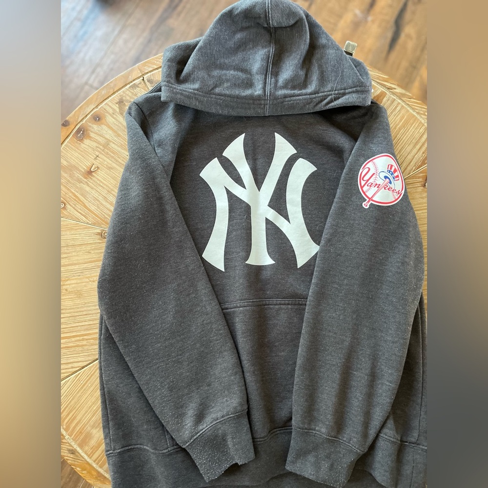 Fanatics Gray New York Yankees Hoodie